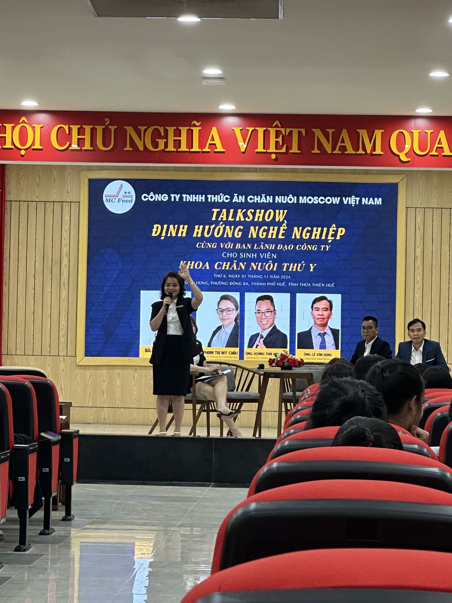 talkshow định hướng nghề nghiệp cho ngành chăn nuôi