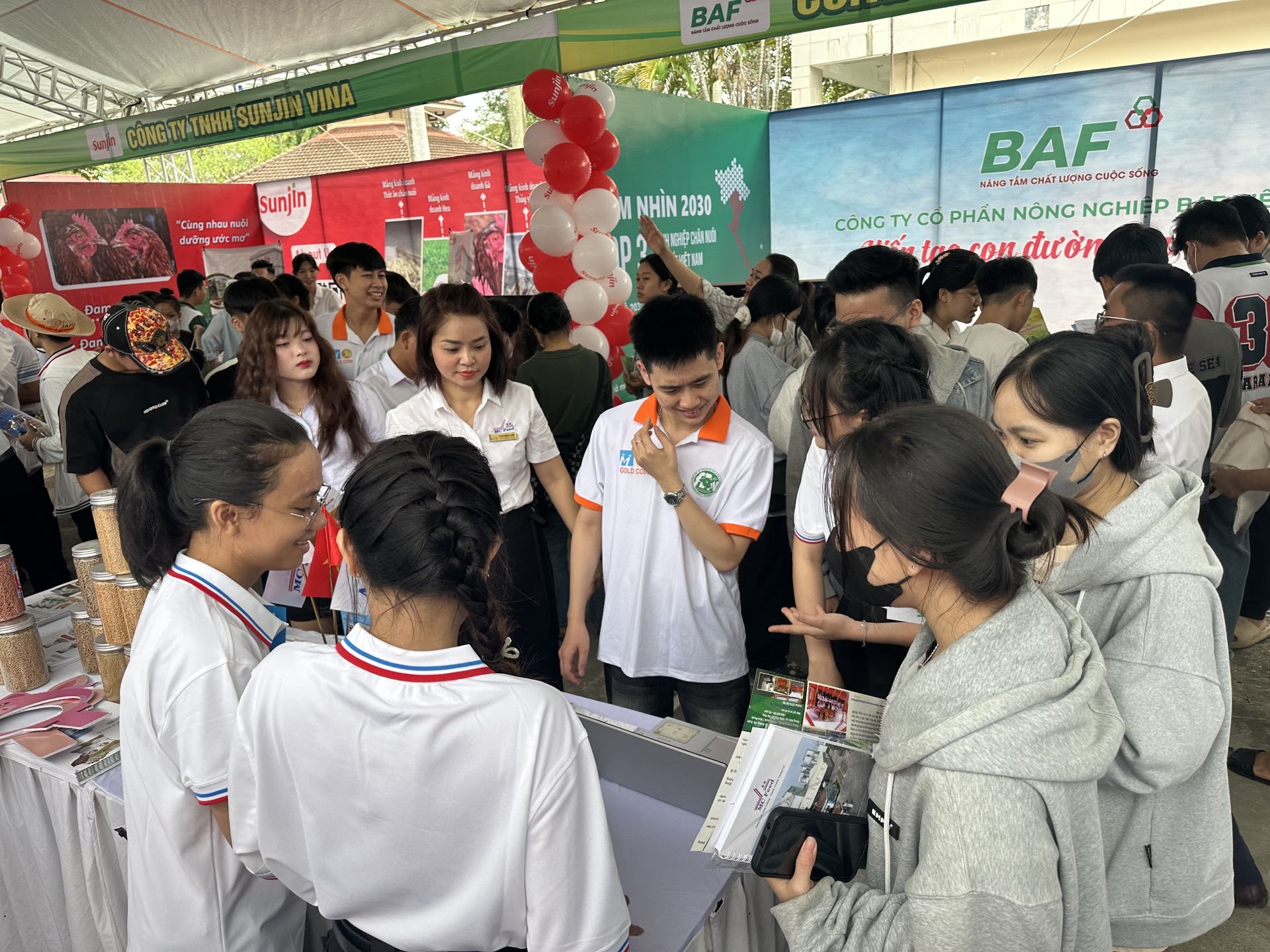Moscow Feed giải đáp tư vấn tại gian hàng